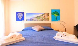 Premium-Apartment, 3 Schlafzimmer, Terrasse | 3 Schlafzimmer, individuell dekoriert, individuell eingerichtet