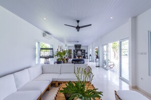 Villa, 5 Bedrooms | Living area | LED TV