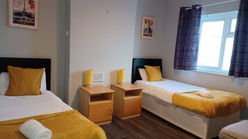 Exclusive House, Private Bathroom (Spacious 3 Bedr) | 3 bedrooms, hypo-allergenic bedding, laptop workspace, soundproofing