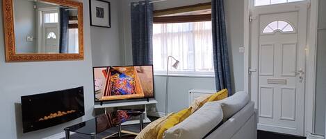 Exclusive House, Private Bathroom (Spacious 3 Bedr) | Living area