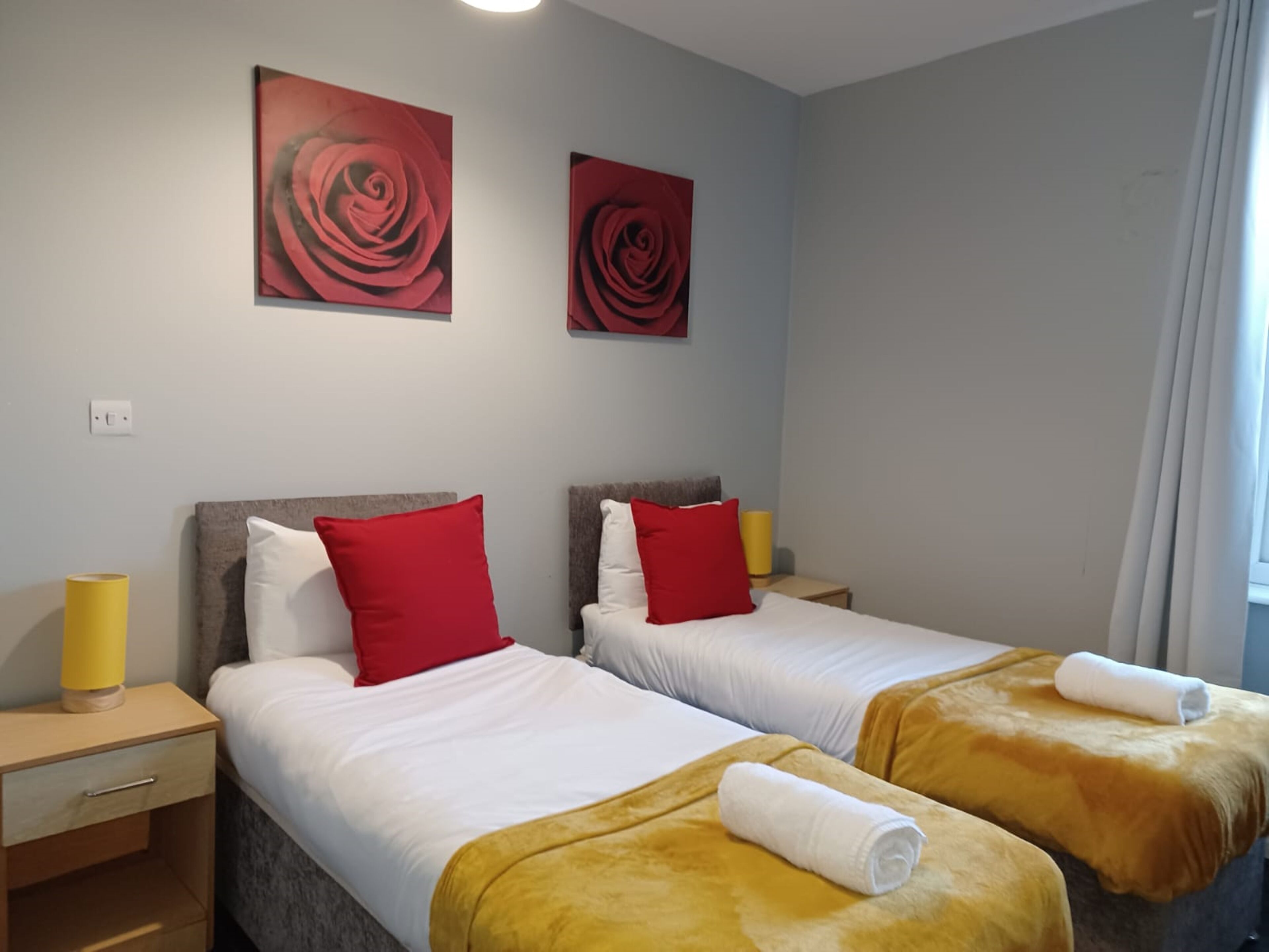 Exclusive House, Private Bathroom (Spacious 3 Bedr) | 3 bedrooms, hypo-allergenic bedding, laptop workspace, soundproofing