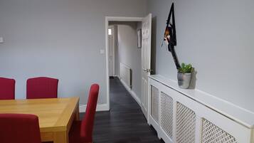 Exclusive House, Private Bathroom (Spacious 3 Bedr) | In-room dining