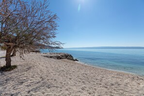 Beach nearby - Apartments Amigos (Podstrana)