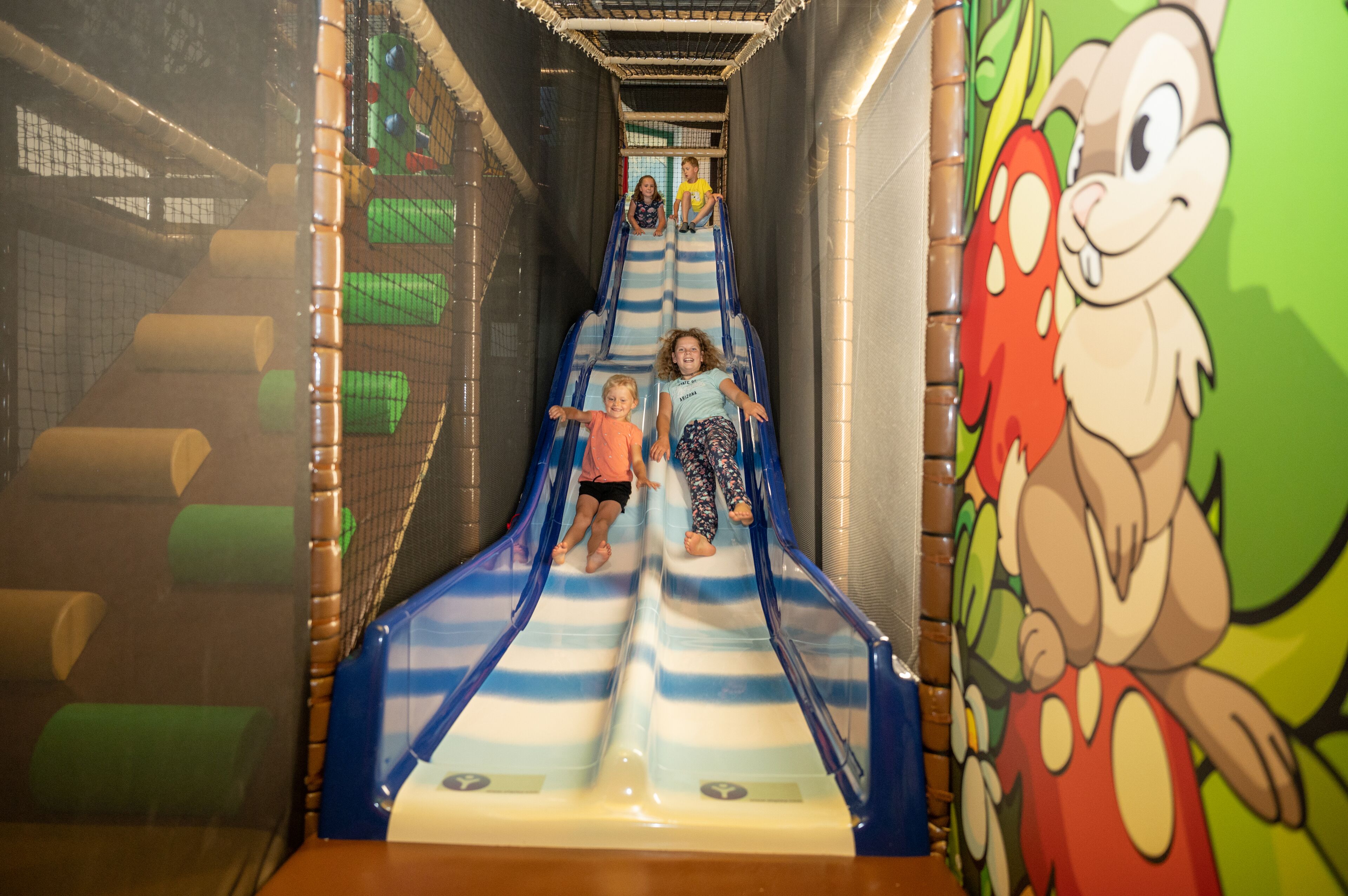 儿童活动区 - 室内