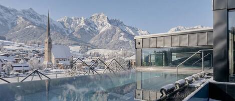 雙人療程室、桑拿、熱水浴缸、蒸氣室、身體療程、產前按摩