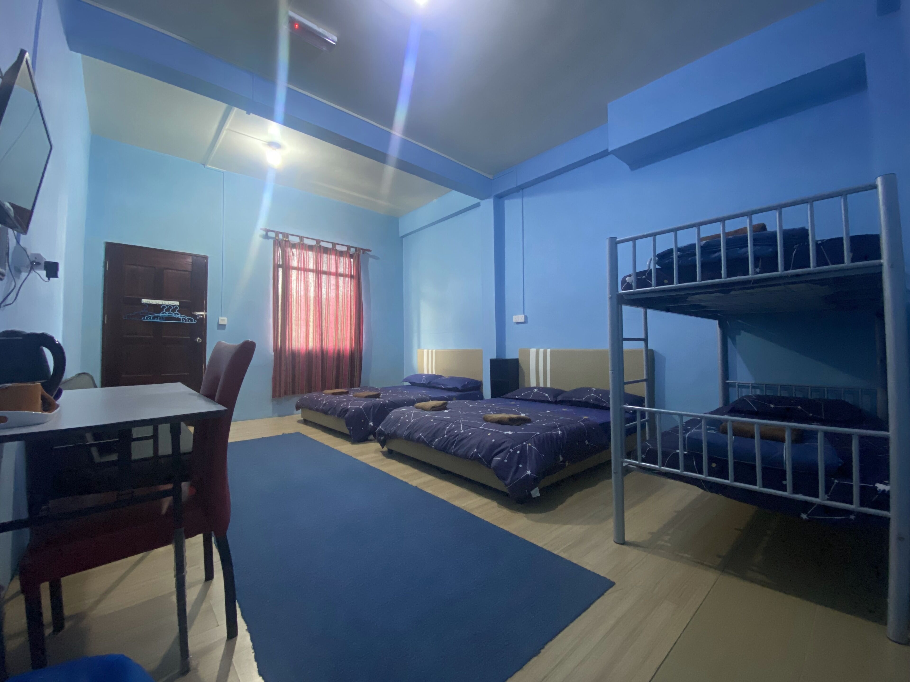 Desk, laptop workspace, iron/ironing board, free WiFi