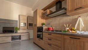 شقة - غرفة نوم واحدة | مطبخ خاص | ثلاجة، فرن، موقد طهي مسطح، غسالة أطباق