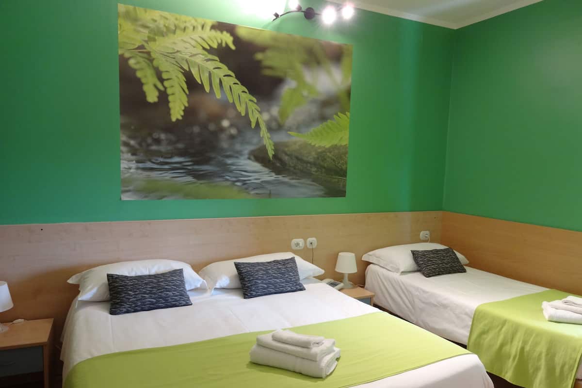 Phòng 3 | Minibar, phòng cách âm, nôi/giường cho trẻ sơ sinh (phụ phí)