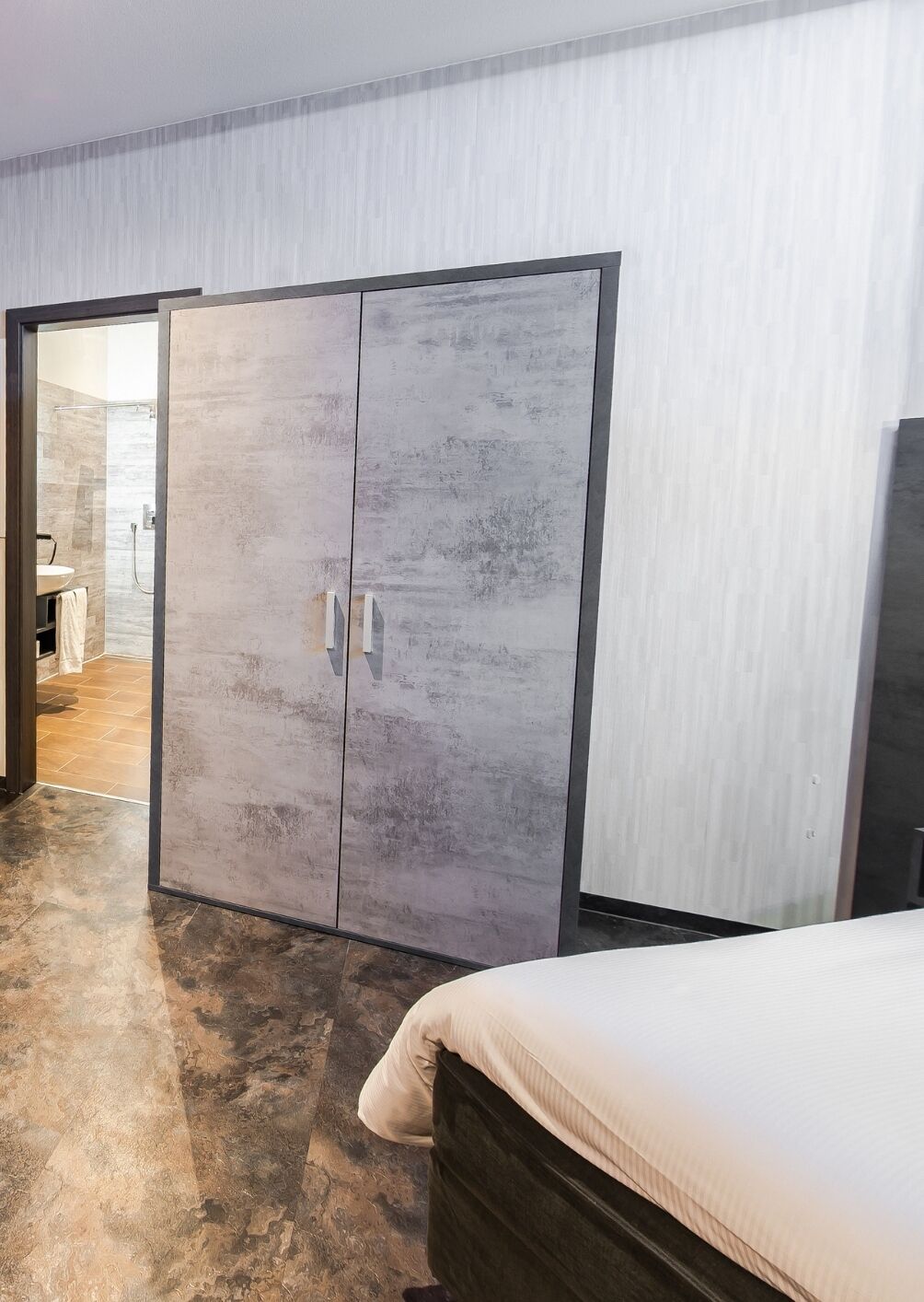 junior studio | private kitchen | full-sized fridge, microwave, oven