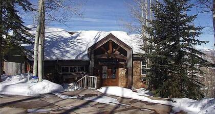 Large Family On Adams Avenue - Ski In/out 5 Bedroom Home by RedAwning