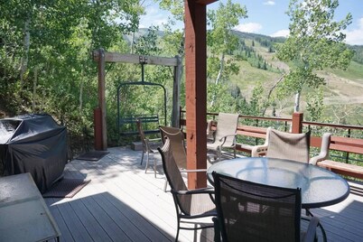 Ski-in/out House With Outstanding Views Of Slopes - Quiet Location At End Of Cul-de-sac 5 Bedroom Home by RedAwning