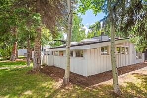 House, 3 Bedrooms | Exterior