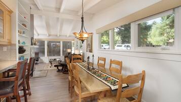 House, 3 Bedrooms | Dining