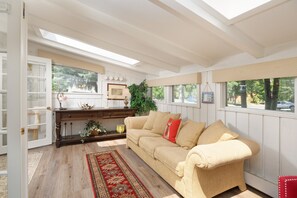 House, 3 Bedrooms | Living area