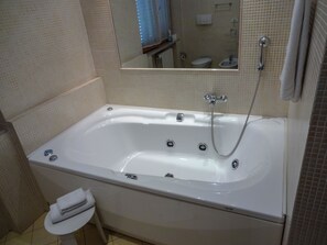 Deluxe Double Room | Private spa tub