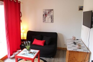 Living area - 200m from resort center, Ground floor, terrace, tv, ski locker, 47m², Superdévoluy (Le Dévoluy)