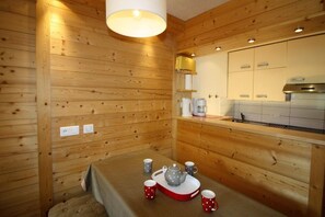 Fridge, oven, dishwasher