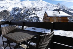 Outdoor dining - 300m from resort center, 2nd floor, balcony, 34m², Méribel-Mottaret (Méribel - Les Allues)