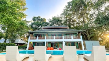 Poolascess | Terraza o patio