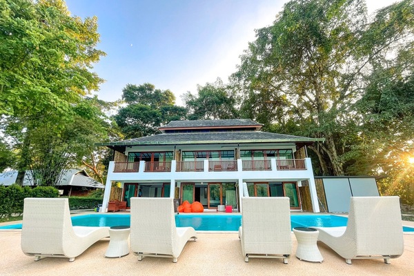 Poolascess | Terrace/patio