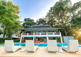 Poolascess | Terrace/patio