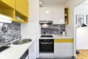Apartment, 2 Bedrooms | Private kitchen