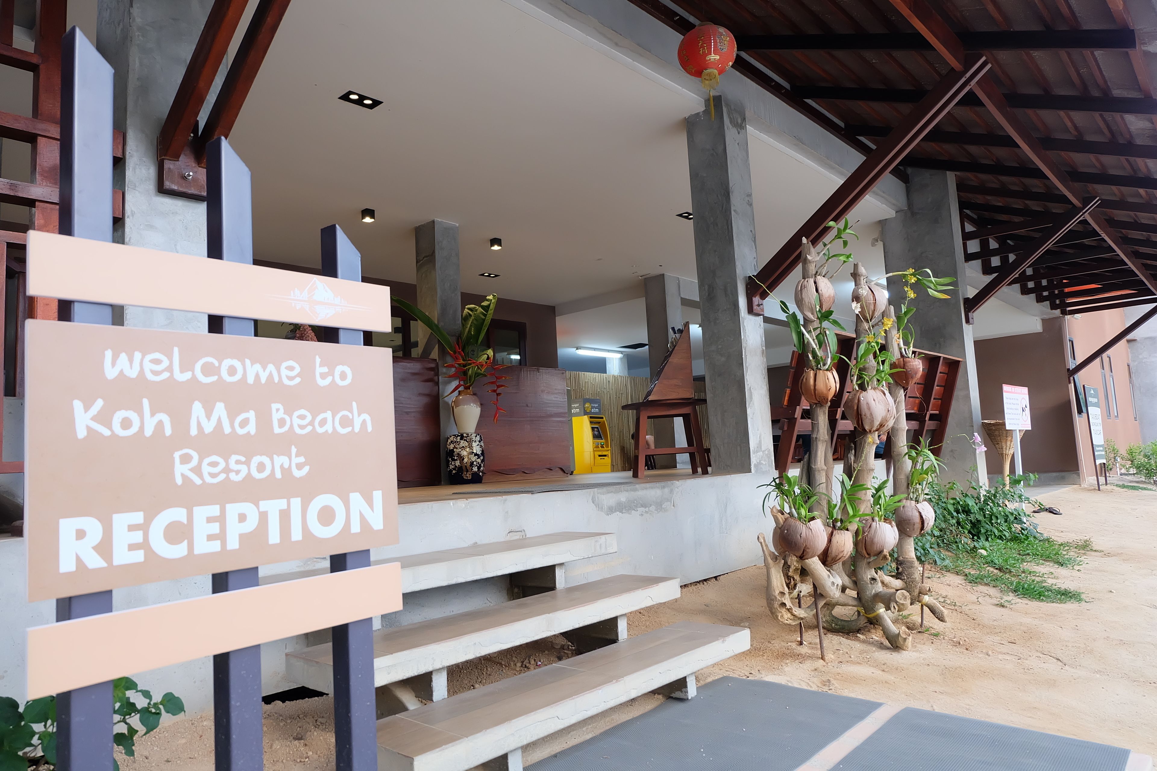 daily buffet breakfast (thb 250 per person)