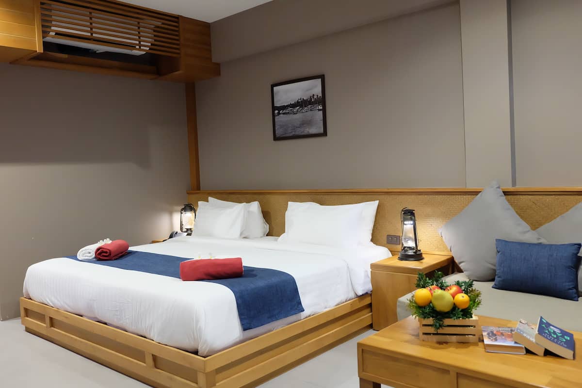 In-room safe, desk, blackout drapes, WiFi (free)