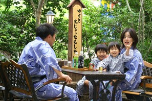 Outdoor dining - Ryokan Tsukimiso (Ibusuki)