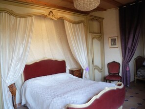 Trippelrum (La Marquise) | Skrivbord, strykjärn/strykbräda, gratis wi-fi och sängkläder