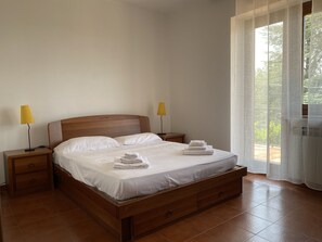 4 chambres, bureau, fer et planche à repasser, Wi-Fi gratuit