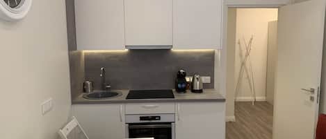 Fridge, oven, coffee/tea maker