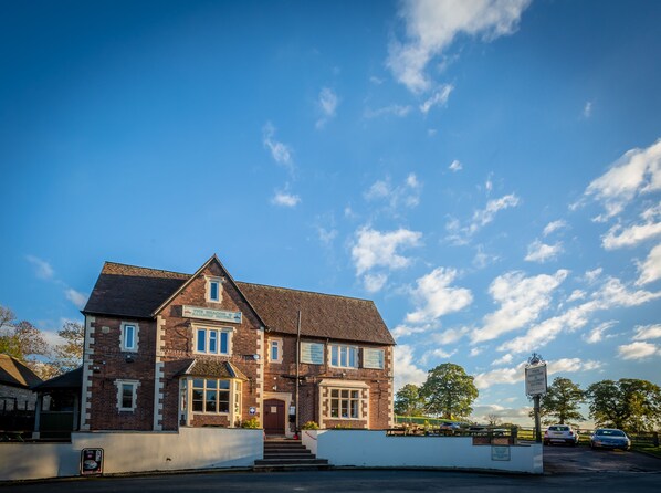 واجهة المنشأة