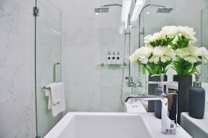 2-Bedroom Pool Villa | Bathroom shower - Crystal Villa by Rents In Phuket (Rawai)