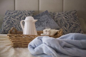 豪華客房, 1 張特大雙人床, 花園景 | 遮光窗簾/窗簾、免費 Wi-Fi、床單