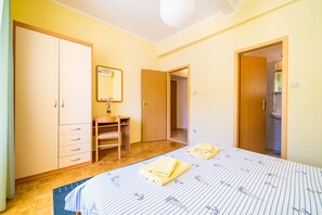 2 bedrooms, iron/ironing board, free WiFi, bed sheets