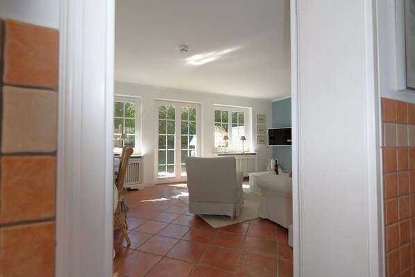 TV, DVD player, music library, stereo