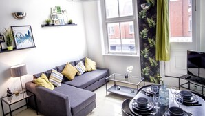 Unclassified image, 2 of 29, button - Liverpool Street Flats (London)