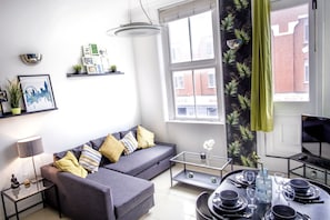 Lejlighed - 1 soveværelse | Stue | Fladskærms-tv