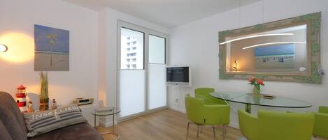 Fernseher, Stereoanlage