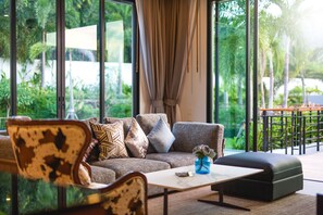 4 Bedrooms with Private Pool Villa | Living room