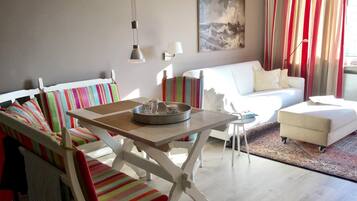 Televisión de pantalla plana y estéreo