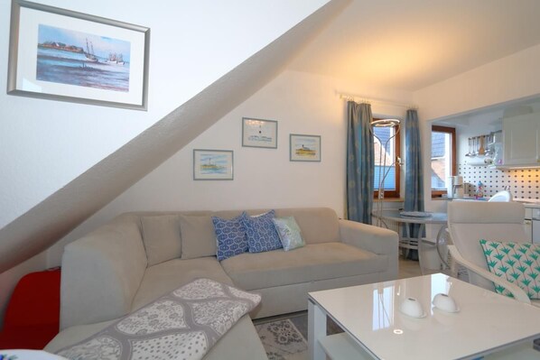 TV, music library, stereo