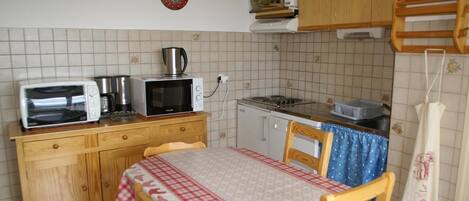 Kühlschrank, Geschirrspüler