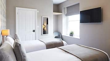 Classic Twin Room, 2 Single Beds | Hypo-allergenic bedding, individually decorated, individually furnished