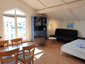 Apartment, Balcony, Ocean View (No. 13) | Desk, free WiFi - Villa Monika (Sassnitz)