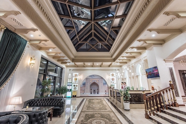 Lobby - The Royal Mezbon Hotel & SPA (Tashkent)