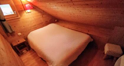 Independent chalet with Jacuzzi Private Sauna