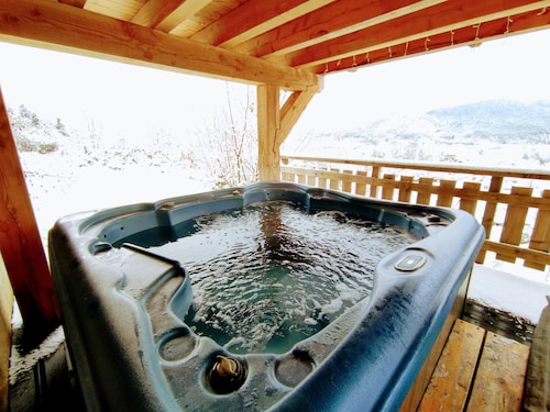 Independent chalet with Jacuzzi Private Sauna