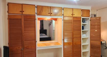 Stewart Guest House - Trincity, aéroport, laveuse, sécheuse, films, télévision premium